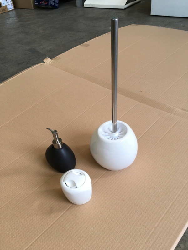 Stocklot bathroom accessories - Image 2