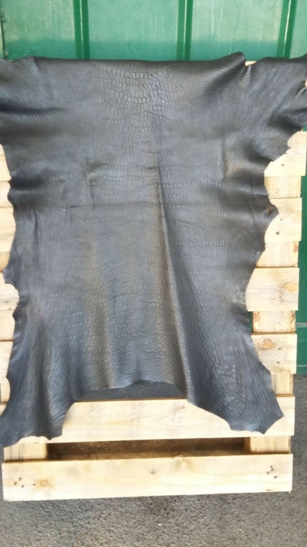 Stocklot leather skins - Image 14