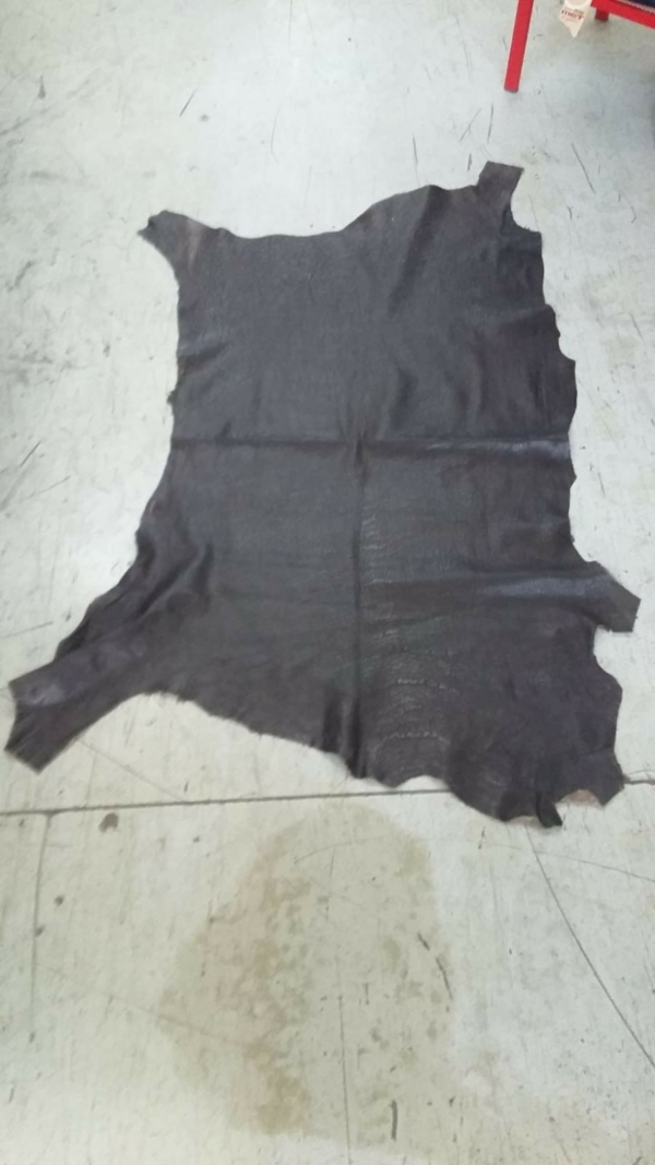 Stocklot leather skins - Image 19