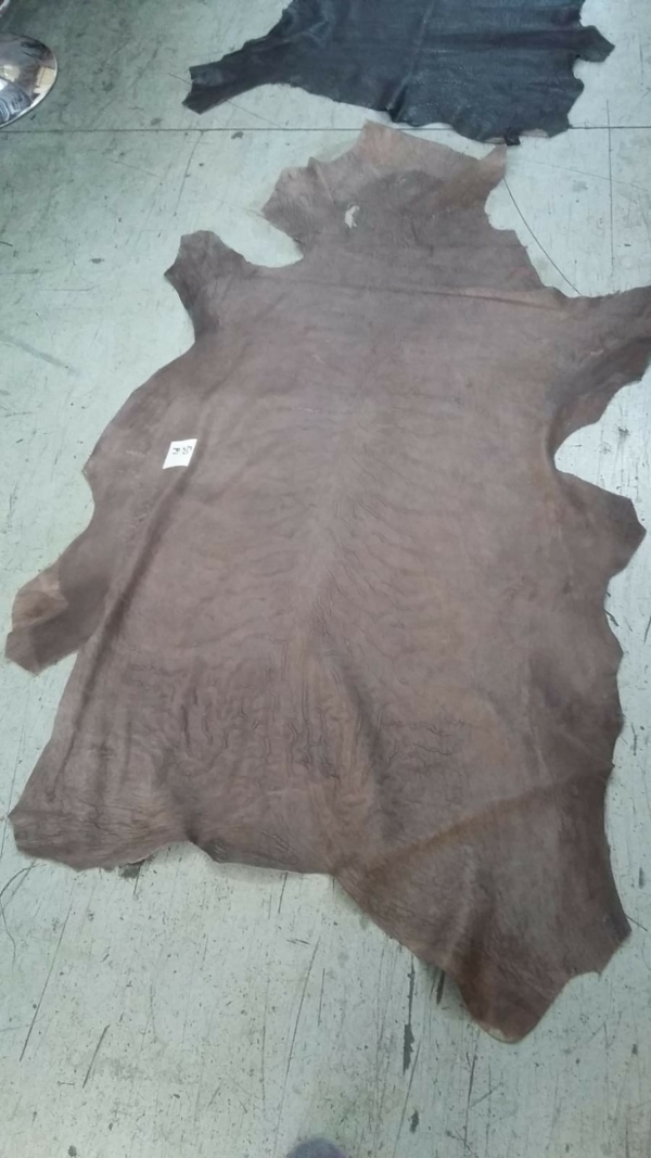 Stocklot leather skins - Image 20