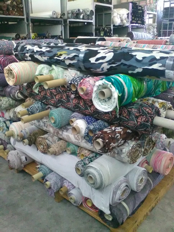 Stocklot quality cloths - Image 9