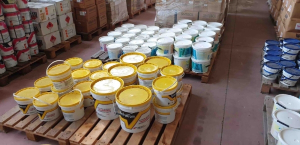 Stocklot paints, brushes and accessories - Image 4