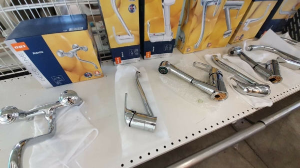 Stocklot taps, mixers and faucets - Image 14