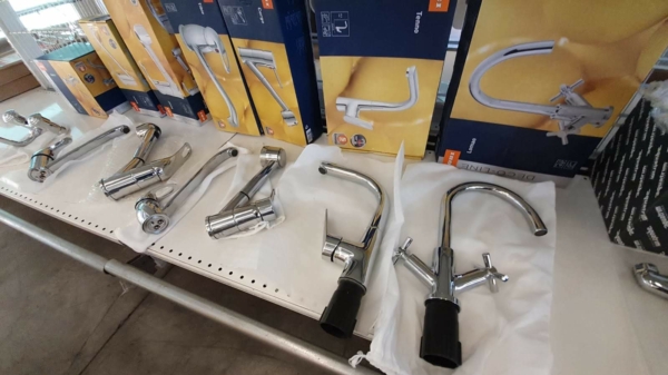 Stocklot taps, mixers and faucets - Image 15