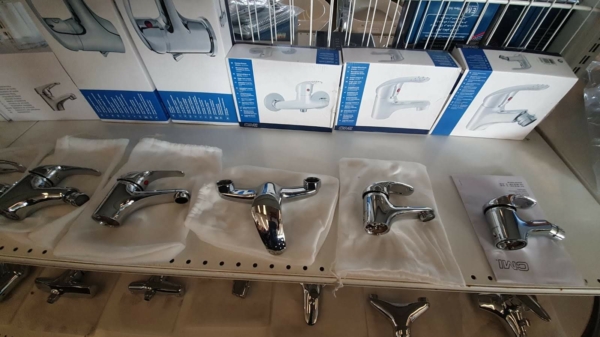 Stocklot taps, mixers and faucets - Image 16