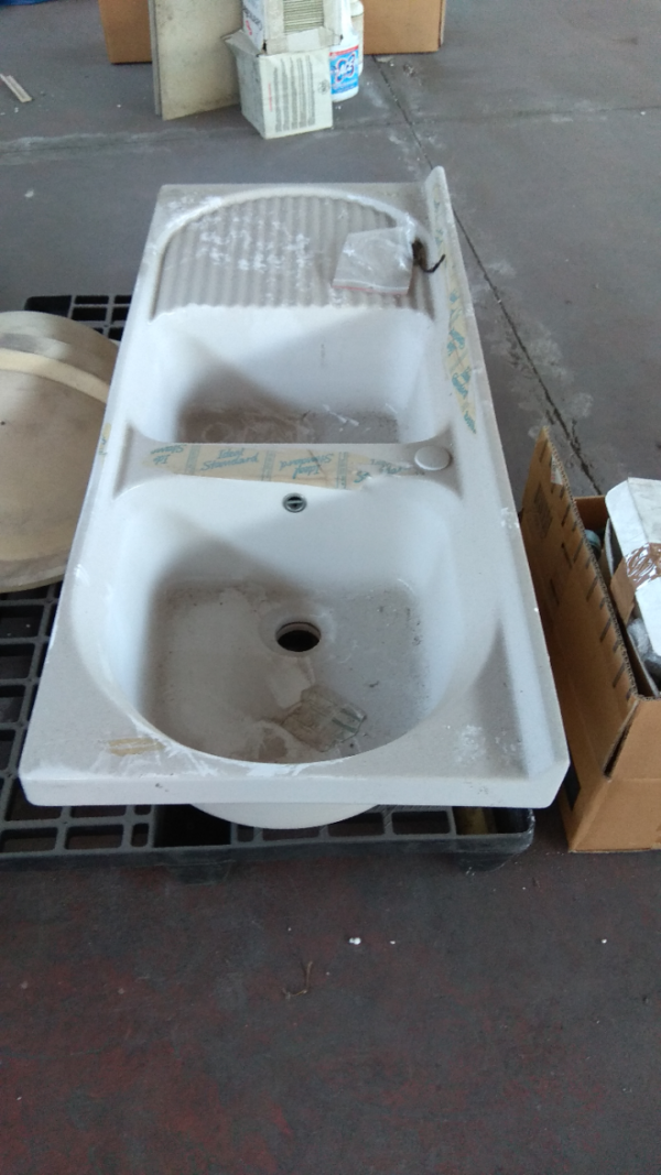 Stocklot bathroom and sanitary ware - Image 17