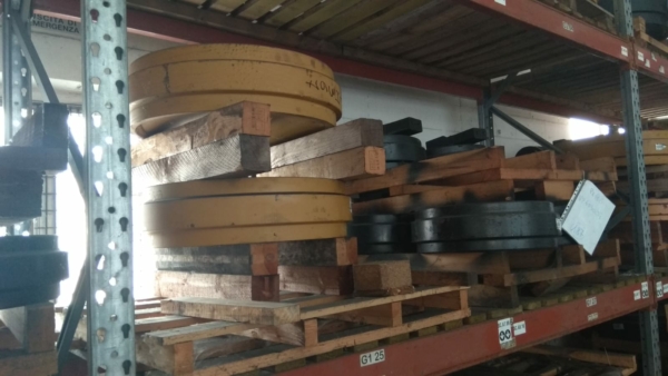 Stocklot spare parts Caterpillar and Komatsu - Image 23