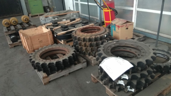 Stocklot spare parts Caterpillar and Komatsu - Image 22