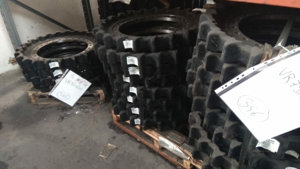 Stocklot spare parts Caterpillar and Komatsu - Image 9