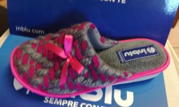 Stocklot slippers - Image 4