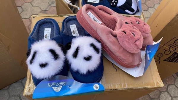 Stocklot slippers - Image 5