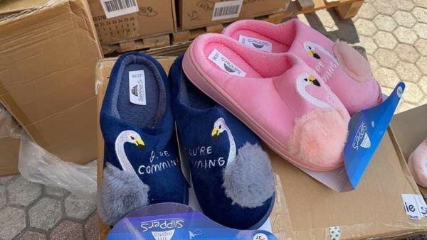 Stocklot slippers - Image 9