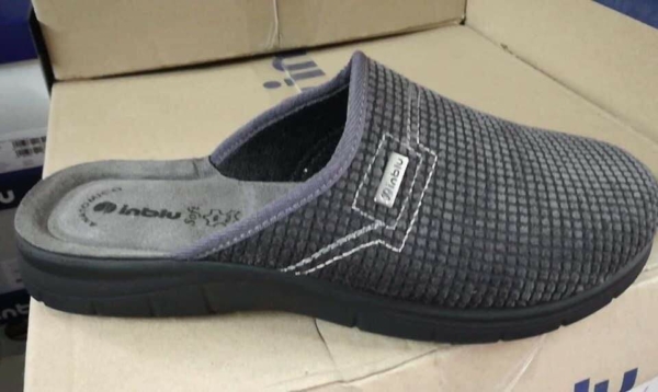 Stocklot slippers - Image 15