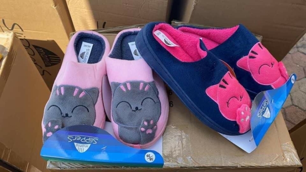 Stocklot slippers - Image 12