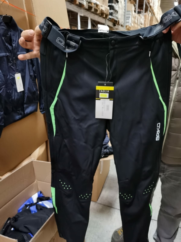 Stocklot sportswear, shoes and accessories - Image 20
