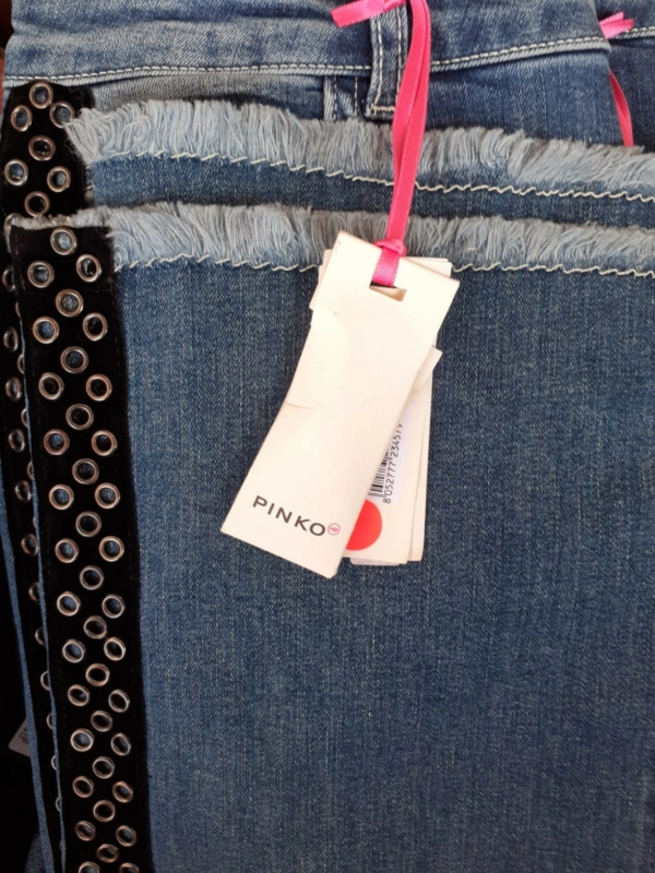 Stocklot branded clothing for children - Image 12