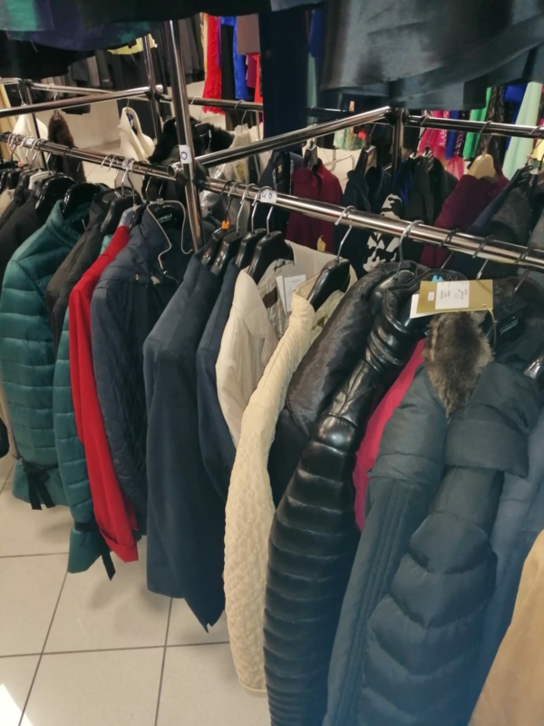 Stocklot cerimonial clothing for men and ladies - Image 3