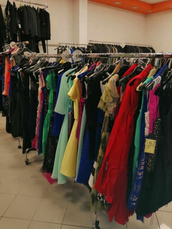 Stocklot cerimonial clothing for men and ladies - Image 15