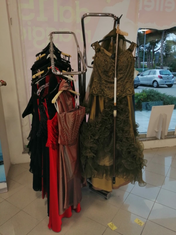 Stocklot cerimonial clothing for men and ladies - Image 16