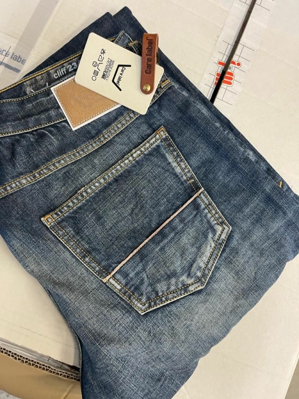 Stocklot branded jeans - Image 4