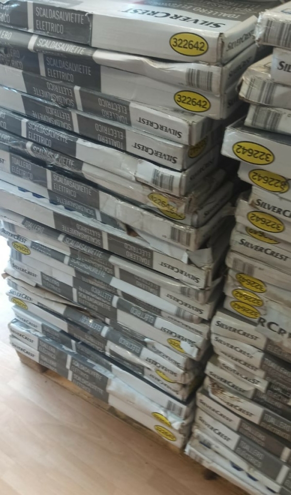 Stocklot heated towel rails - Image 2