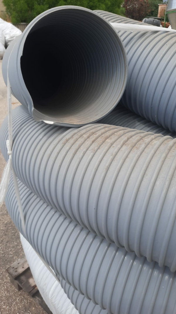 Stocklot flexible, spiral PVC and polyurethane hoses - Image 3