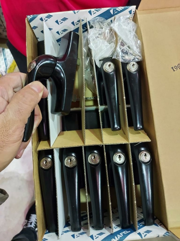 Stocklot fixtures and fastenings for doors and windows - Image 11