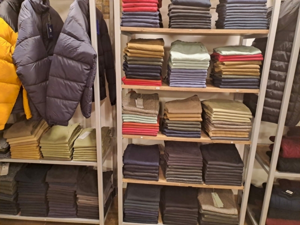 Stocklot winter clothing - Image 20