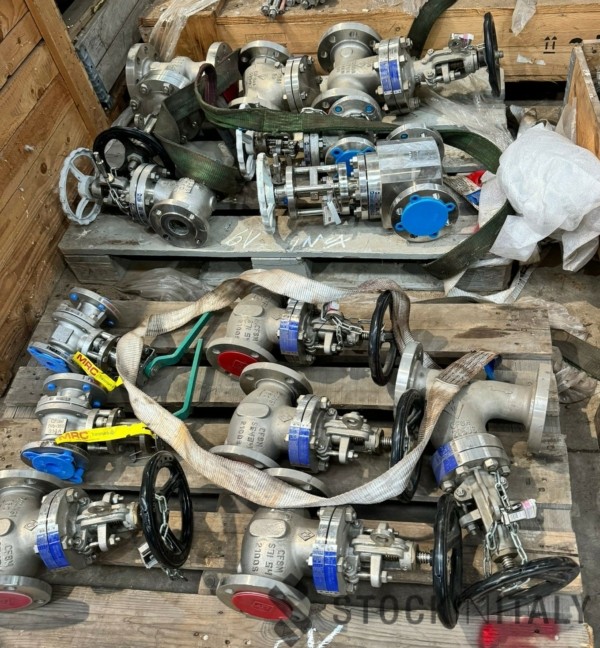 Stocklot of valves, flanges, gaskets, stud bolts and welded fittings - Image 6