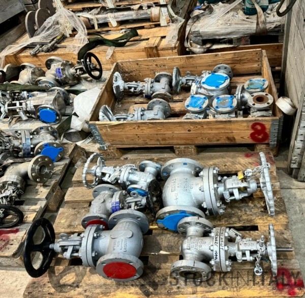 Stocklot of valves, flanges, gaskets, stud bolts and welded fittings - Image 3