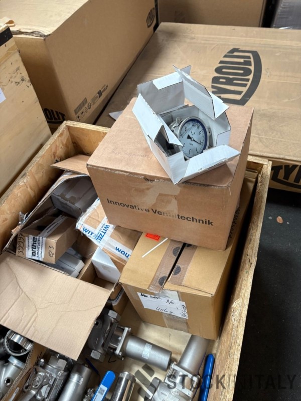 Stocklot of valves - Image 10