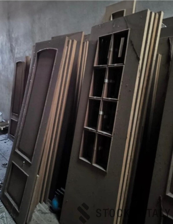 Stocklot of wooden doors - Image 2