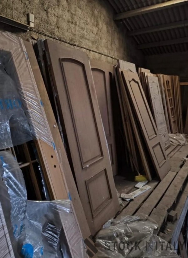 Stocklot of wooden doors - Image 3