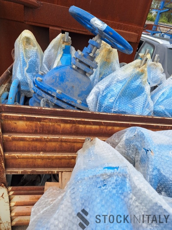 Stocklot of valves - Image 10