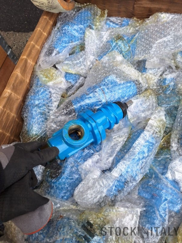 Stocklot of valves - Image 18