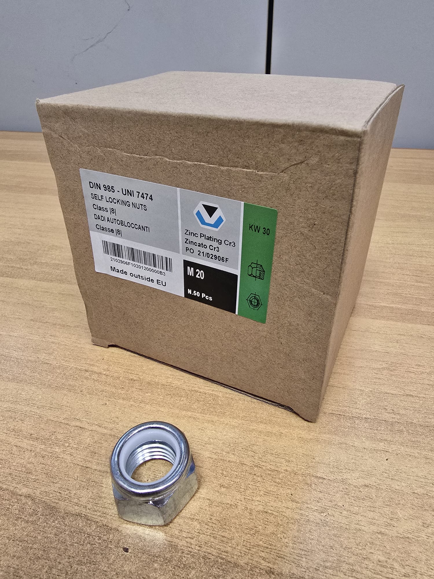 Stocklot of fasteners and hardware - Image 4
